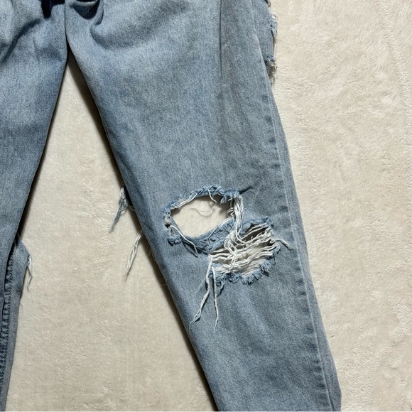MOM Vintage High Rise Distress Jeans - Picture 14 of 15